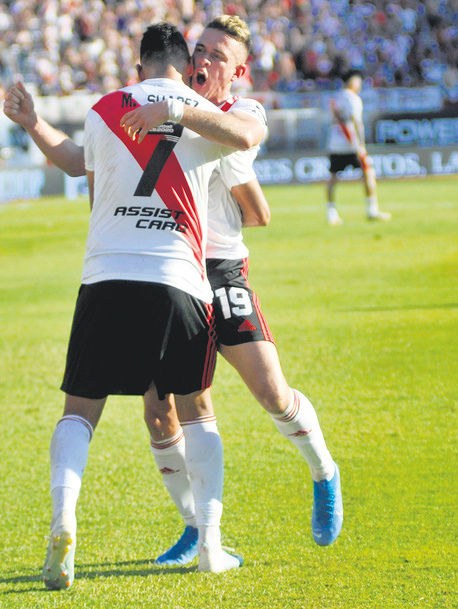 River no afloja ni siquiera jugando con diez