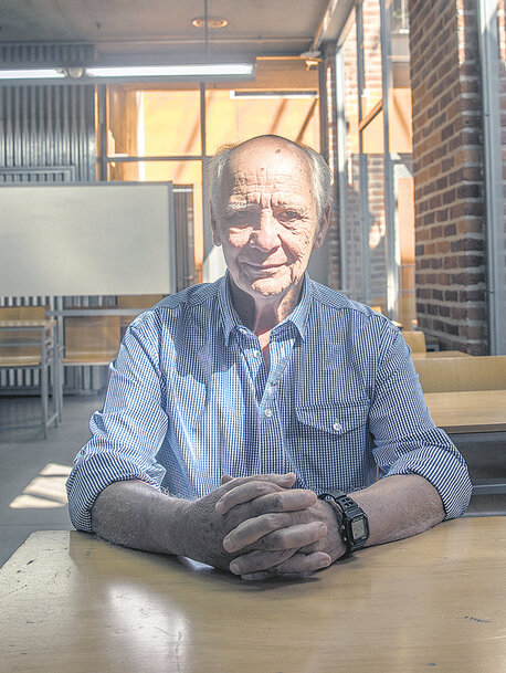 LA SAGRADA FAMILIA DE LUIS FRONTERA