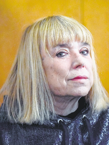 MARÍA MORENO PRESENTA LOQUIBAMBIA