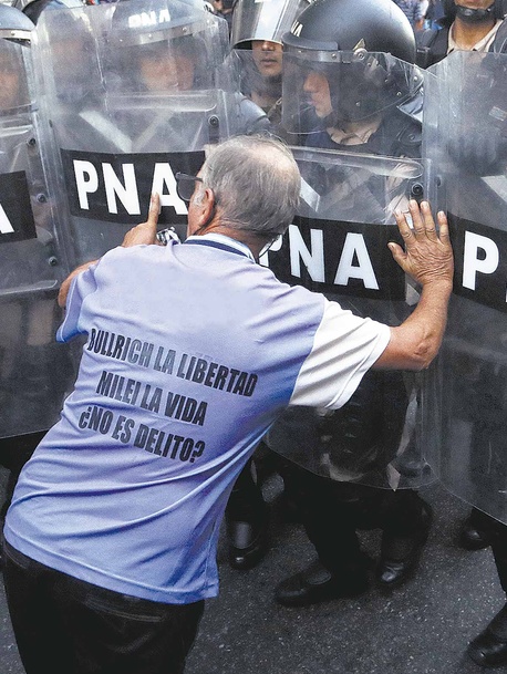 Motosierra contra la protección social