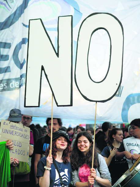 En contra del pueblo, nunca