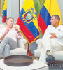 Santos agradeció a su par Correa el respaldo de Ecuador al proceso de paz. (Fuente: AFP)
