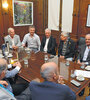 Los dirigentes fueron recibidos en la Casa Rosada por Fernando de Andreis y Fernando Marín. (Fuente: DyN)