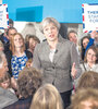 Theresa May en un acto político ayer en el pueblo Banchory, en el noreste de Escocia. (Fuente: AFP)