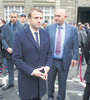Emmanuel Macron, favorito para la segunda vuelta, participó del homenaje a Xavier Jugel. (Fuente: EFE)