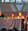 El moderador Santiago Rey, y las escritoras Graciela Cros, Sylvia Molloy y Vera Giaconi durante la charla.