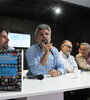 Trotta, Filmus, Giardinelli y Horacio González durante la presentación del libro en el stand del Grupo Octubre. (Fuente:  Bernardino Ávila)