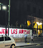 Una pintada en el colegio Mariano Acosta en contra de los abusos policiales. (Fuente: Jorge Larrosa)