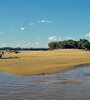 Sobre las orillas del Uruguay, agua y arena son un distintivo correntino. (Fuente: Gentileza Adriana Borovinsky)