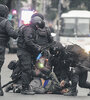 Ocho personas fueron detenidas, entre ellas dos menores de 14 y 17 años, y cuatro manifestantes terminaron en el hospital. (Fuente: FotoSur)