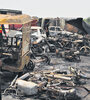 El estallido del camión cisterna destrozó todo a su alrededor. (Fuente: AFP)