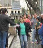 Los manifestantes repartieron volantes con diversas críticas a Highton de Nolasco. (Fuente: Eduardo Seval  )