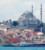 La Mezquita Azul domina el panorama urbano de una Estambul en proceso de “nacionalización”.