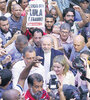 Miles de seguidores rodean a Lula durante una presentación en Salvador, estado de Bahía. (Fuente: AFP)
