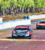 n Bandera a cuadros para el Mercedes de Agustín Canapino en el autódromo de General Roca. (Fuente: Sitio oficial Toprace.com.ar)