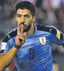 Luis Suárez, que no estaba ciento por ciento físicamente, grita el segundo de Uruguay. (Fuente: EFE)