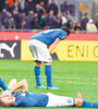 Los jugadores italianos en un fiel reflejo de su frustración. (Fuente: EFE)