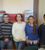 Marianela Fernández Oliva junto al grupo de estudiantes que llevan adelante el proyecto.
