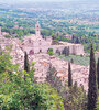 Vista sobre la ciudad vieja de Asís, construida sobre las colinas de Umbria.