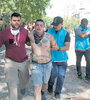 Las fotos mostraron a policías de civil realizando detenciones de los manifestantes. (Fuente: Gonzalo Martinez)