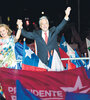 Sebastián Piñera celebró la victoria junto a su esposa Cecilia Morel. (Fuente: AFP)