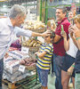 El presidente Mauricio Macri realizó ayer una recorrida por el Mercado Central. (Fuente: Télam)