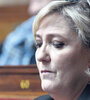 A Marine Le Pen le reprocharon la línea política que adoptó para enfrentar a Emmanuel Macron.