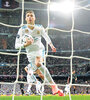 Ronaldo festeja su gol de penal, sancionado a Lo Celso por una falta a Kroos. (Fuente: EFE)