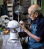 Roberto Falibene, ceramista muy conocido por su serie de gauchos al estilo Molina Campos. (Fuente: Adrián Pérez)