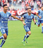 Fernández tuvo la complicidad del arquero para marcar el gol del triunfo. (Fuente: Fotobaires)