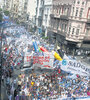 Miles de docentes se movilizaron y manifestaron ante el Ministerio de Educación nacional. (Fuente: Bernardino Avila)