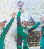 Canapino festeja el triunfo en el autódromo de Buenos Aires. (Fuente: NA)