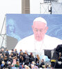 “Ninguno de nosotros puede dejar de conmoverse por las historias de menores que han sufrido abusos”, dijo el Papa. (Fuente: EFE)