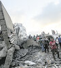 Un edificio destruido ayer por el bombardeo israelí en Ciudad de Gaza. (Fuente: AFP)