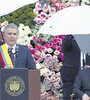 Duque pronunció un discurso bajo la lluvia en un jardín de rosas, en la Plaza Bolívar de Bogotá, tras ser investido. (Fuente: EFE)