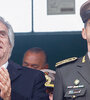 El presidente uruguayo Tabaré Vázquez junto al jefe del Ejército, Guido Manini Ríos.