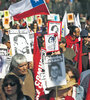 Familiares de víctimas de la dictadura de Pinochet continúan buscando a sus desaparecidos y niños robados. (Fuente: AFP)