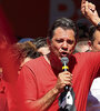 Haddad en campaña en Recife, Pernambuco. Crece en las encuestas pero todavía muchos no lo conocen.