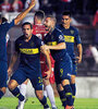 Izquierdoz grital el gol del triunfo bajo la lluvia en La Paternal.