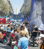 Las organizaciones sociales arrancaron su marcha en el Obelisco hacia Diagonal Norte y Esmeralda. (Fuente: Bernardino Avila)