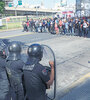 La semana pasada, la Policía de la Ciudad trató de impedir un acampe frente a Desarrollo Social. (Fuente: NA)