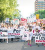 Justicia por la Masacre de Esteban Echeverría se lee en la bandera. (Fuente: Vanina De Acetis, Seba Losada, SADO)