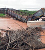 La formación del Belgrano Cargas cayó cuando se derrumbó el puente sobre el río Colorado en Salta. (Fuente: NA)