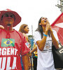 Simpatizantes del PT se reunieron afuera de la cárcel de Curitiba exigiendo la libertad de Lula.