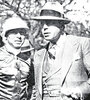 Carlos Gardel junto a jockey Irineo Leguizamo.