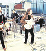 The Beatles en la terraza de Apple, donde tocaron hasta que los paró la policía londinense.