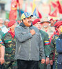 El presidente Maduro saluda durante un acto del gobierno con militares en Maracay. (Fuente: EFE)