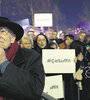 Miles de personas se manifiestan en contra del antisemitismo en la Plaza de la República.