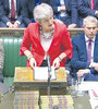 Theresa May toma la palabra en el Parlamento británico luego de que rechazara su acuerdo con la Unión Europea. (Fuente: AFP/PRU)