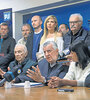 José Luis Gioja junto a los dirigentes aliados. (Fuente: NA)